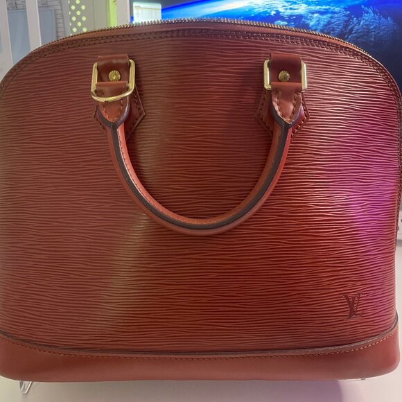 A cond Louis Vuitton Alma PM Bag in Epi Leather Brown/Cognac w/FREE COA! - Picture 5 of 15